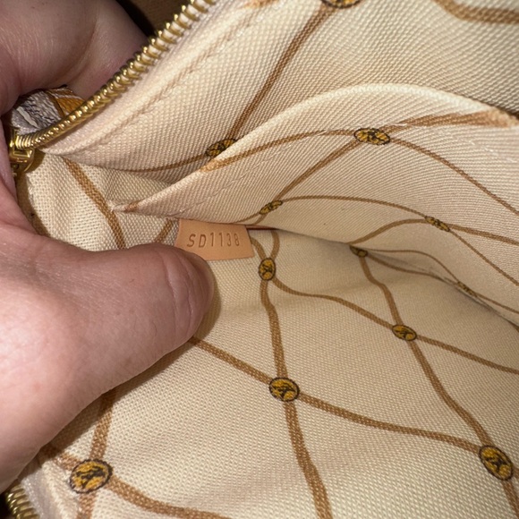 NWOT Authentic LTD Edition LV damier azur summer trunk neverfull pouch - Picture 13 of 13